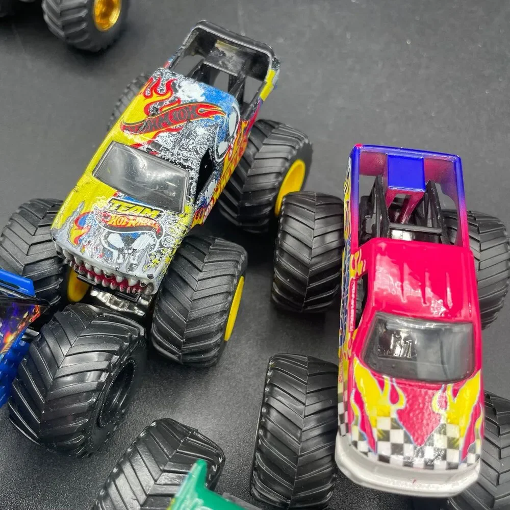 Hot Wheels Monster Jam Truck Lot Diecast 1:64 Scale Bounty Hunter King Krunch 8